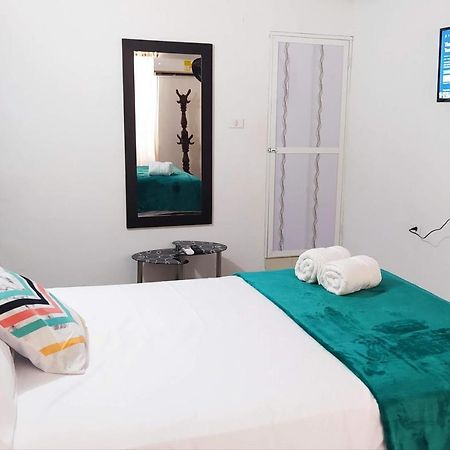 Urbanizacion Buenavista - Av Crisanto Luque Hotel Cartagena Buitenkant foto